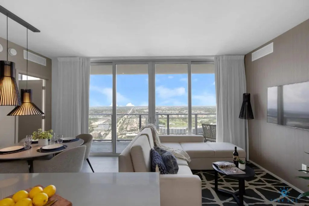 5 * AMENITIES Luxury 3 BR - FRONT Intercostal VIEW