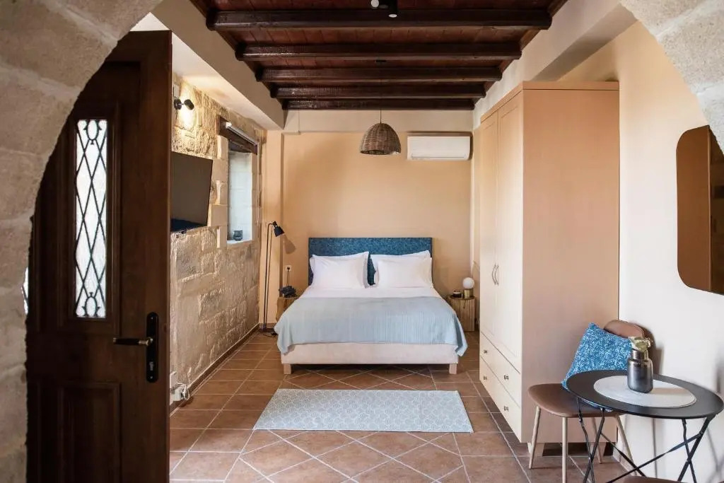 Prinus Country Retreat Apokoronas, heated pool, 13km from the sea