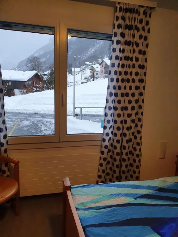 Cozy Apartment With Lake View for 6 Guests