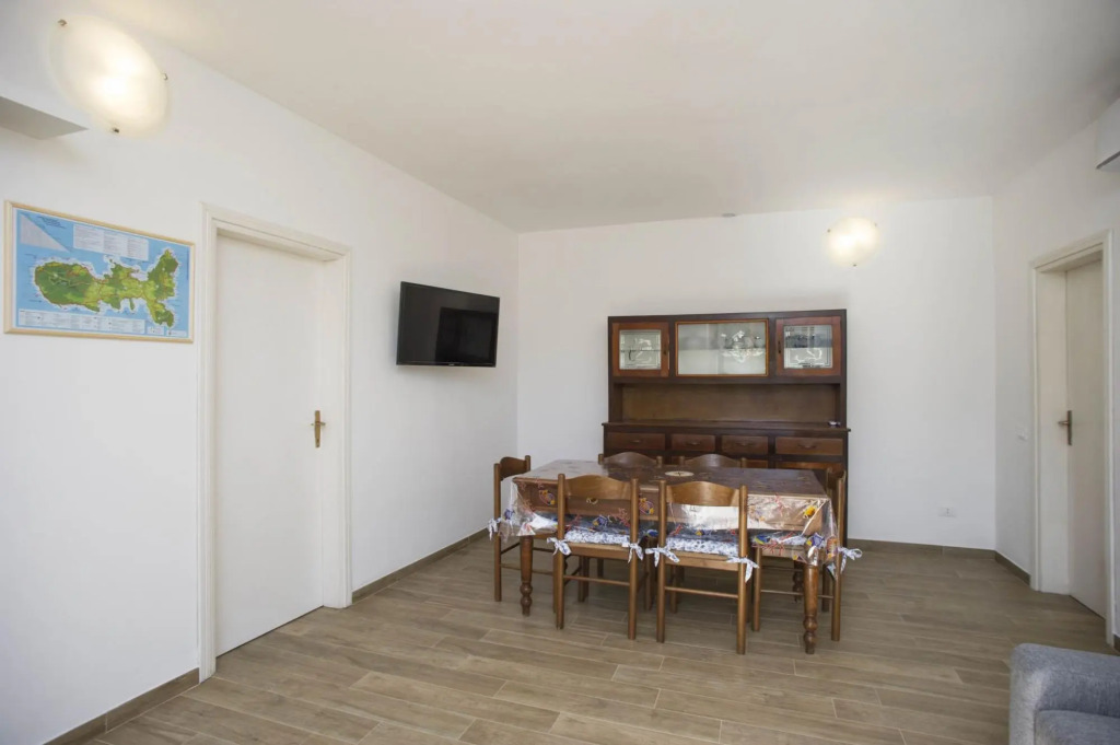 Bougainville apartment 4 beds on the first floor equipped with every comfort near Procchio-VILLA BOUGAINVILLE