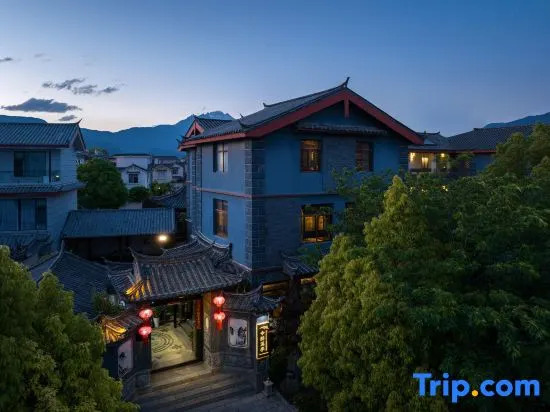 Zuixi  Mountain ViewTea and Coffee Courtyard Villa with Sunlight on the Snow Mountains