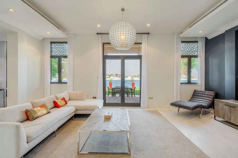 Prvt Pool Beach in Luxury Palm Jumeirah Villa
