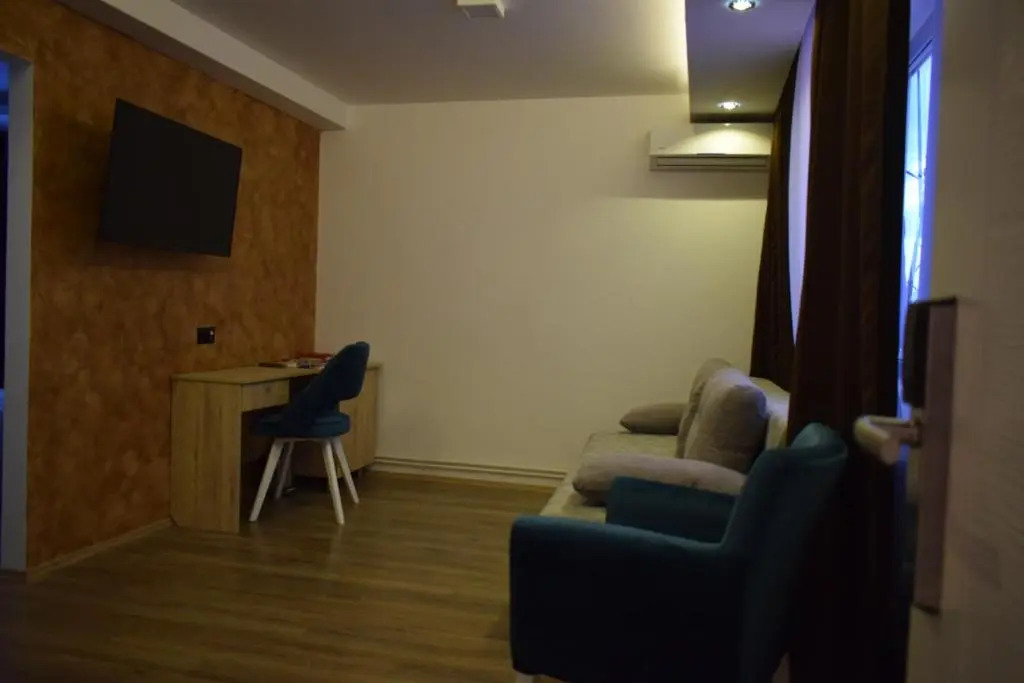 Hotel "Srbija Tis"