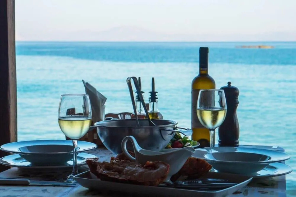 Finikas Hotel