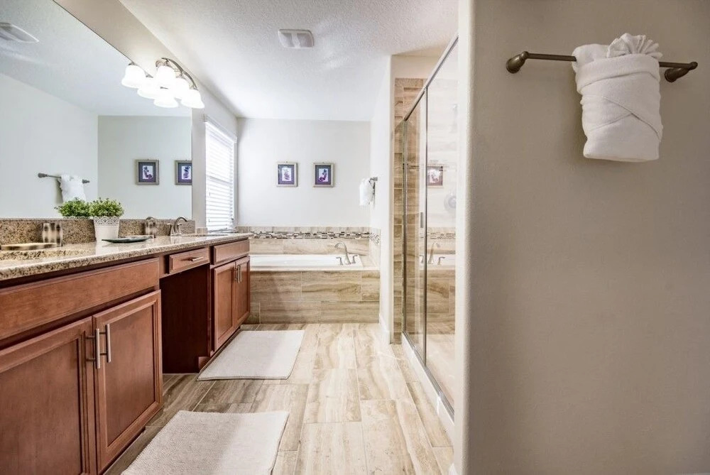 Amazing House! - Solterra - 5468SC