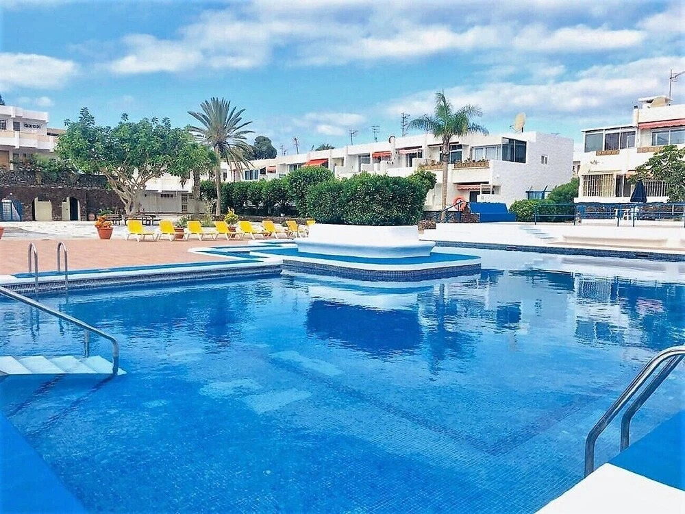 Cozy Apartment With Pool