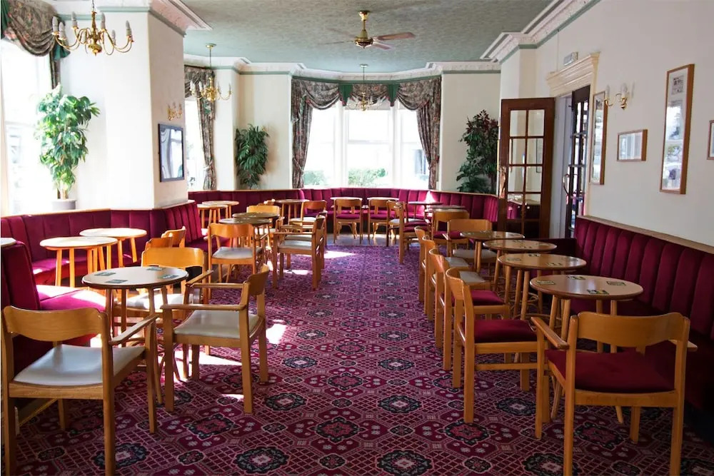 Evans Hotel