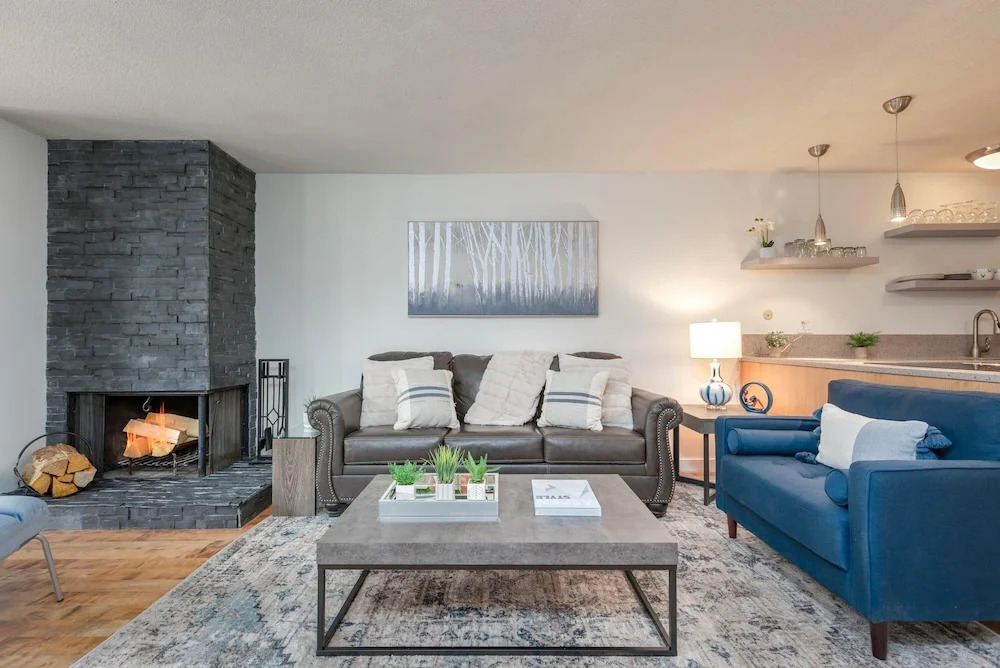 210 Cooper Unit 2B