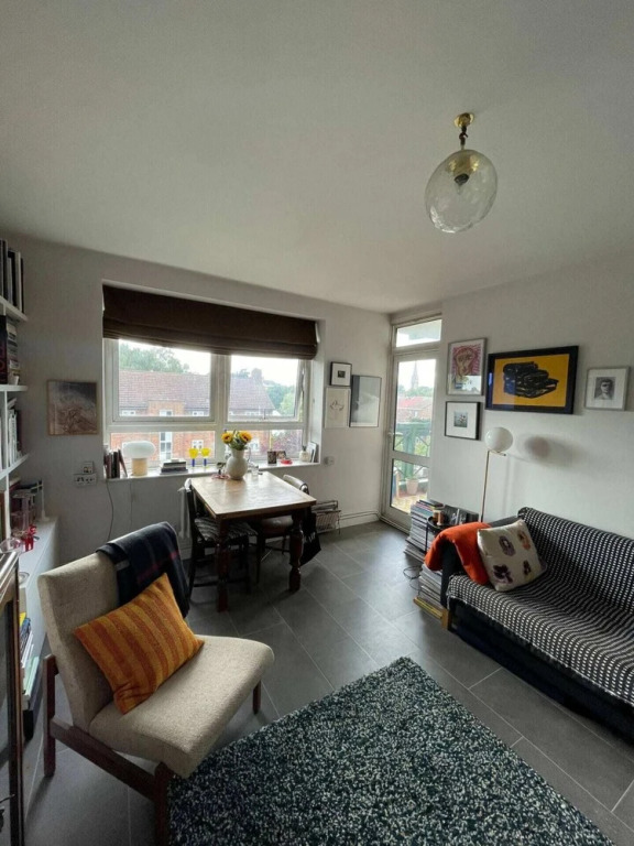 Contemporary 1BD Flat W/balcony - Stoke Newington!