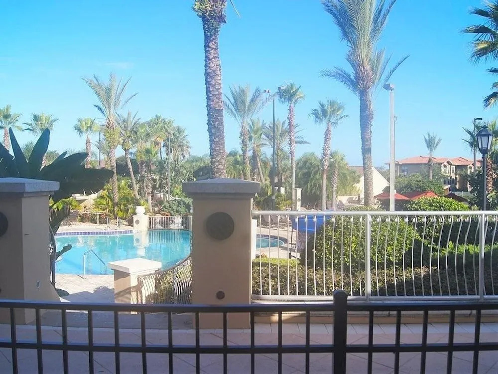 Ariel's Grotto- 4 Regal Palms Townhome - 4 Br townhouse by RedAwning
