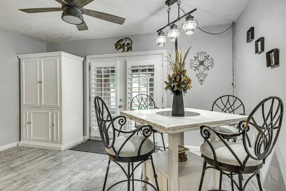 Fort Walton Beach Home w/ Pool: 5 Mi to Beach!