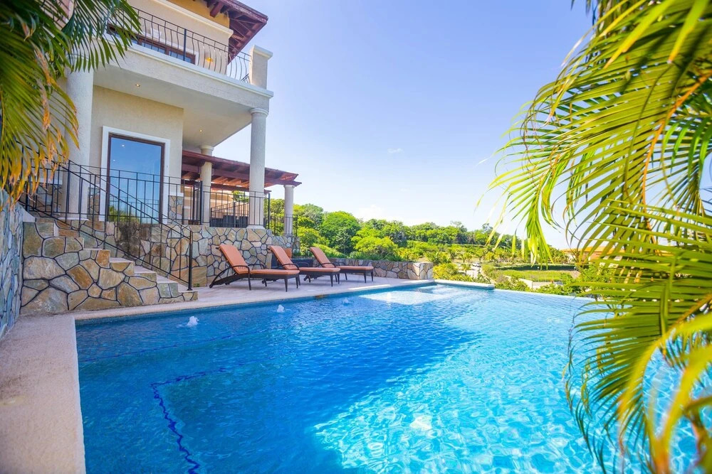Pristine Bay 1106 4 Bedroom Home by RedAwning