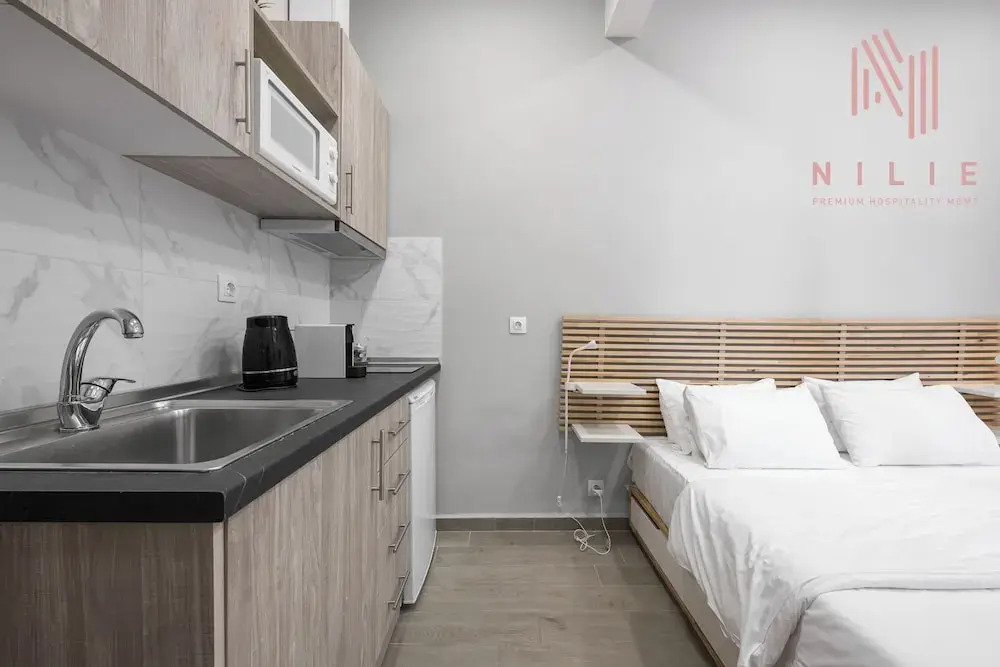 Fragkon 24, Nilie Hospitality MGMT