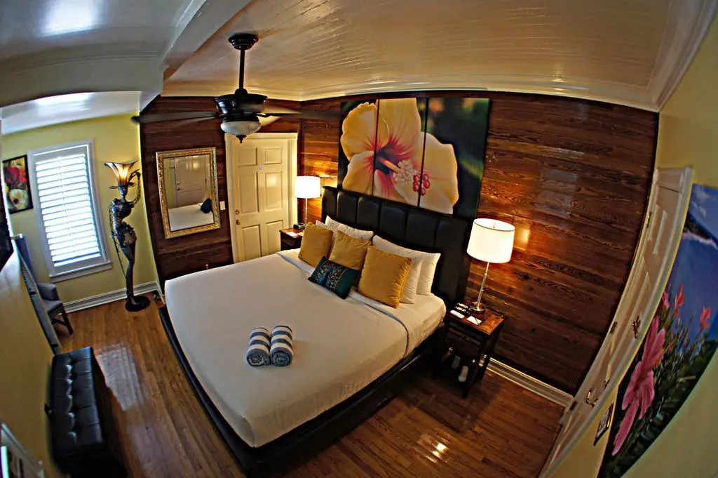 Duval Inn - Key West