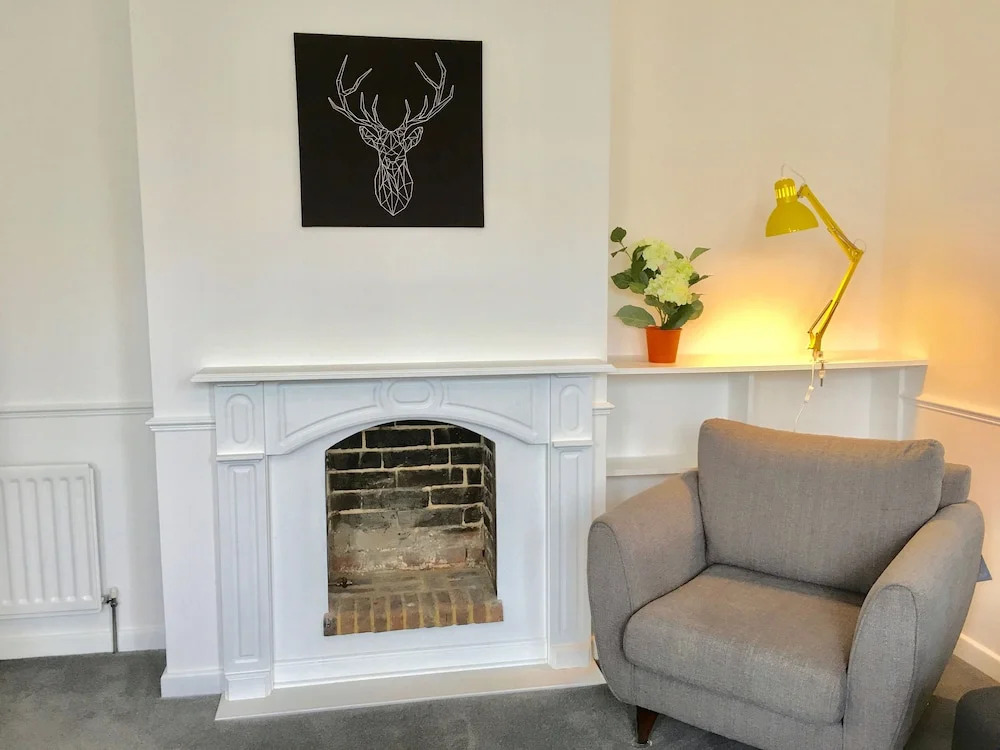 Netley Village Apartment By Your Stay Solutions Short Lets & Serviced Accommodation Netley Southampton With Free Wi-Fi