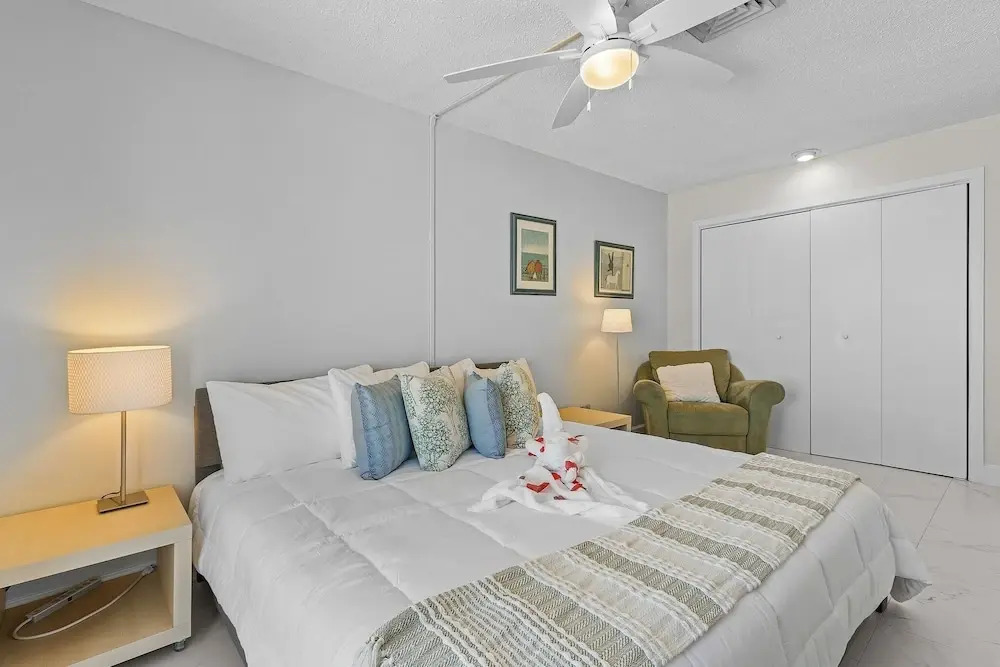 21591 Waterfront Duplex With Pool And Spa 2 Bedroom Condo