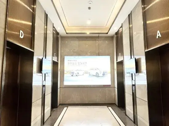 Youth Sunshine Hotel (Chengdu Chadianzi Subway Station Longhu Xichen Tianjie Branch)