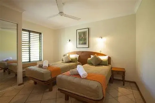 Seascape Holidays - 48 Hibiscus