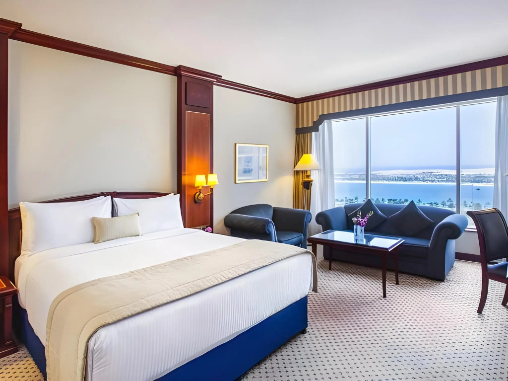Отель Corniche Abu Dhabi