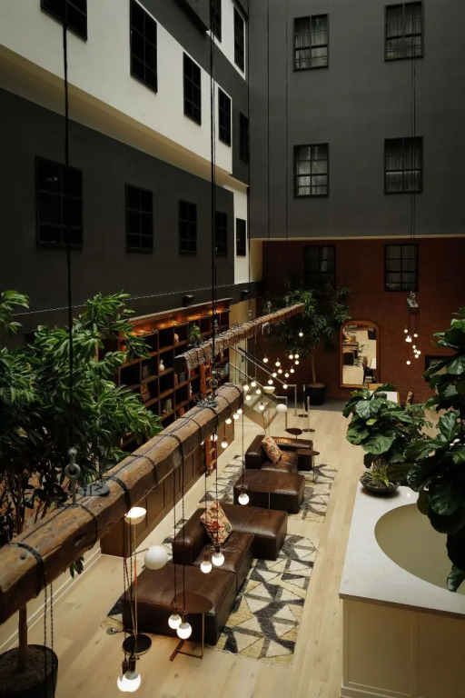 Metcalfe Hotel Ottawa by Gray Collection