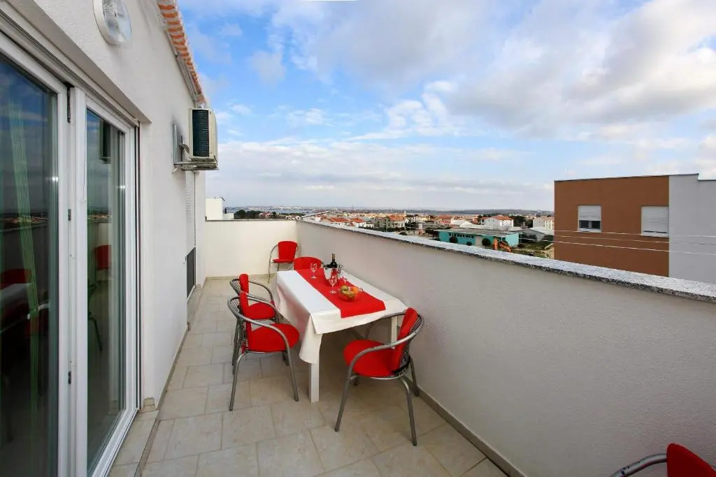 Apartment Village Nin