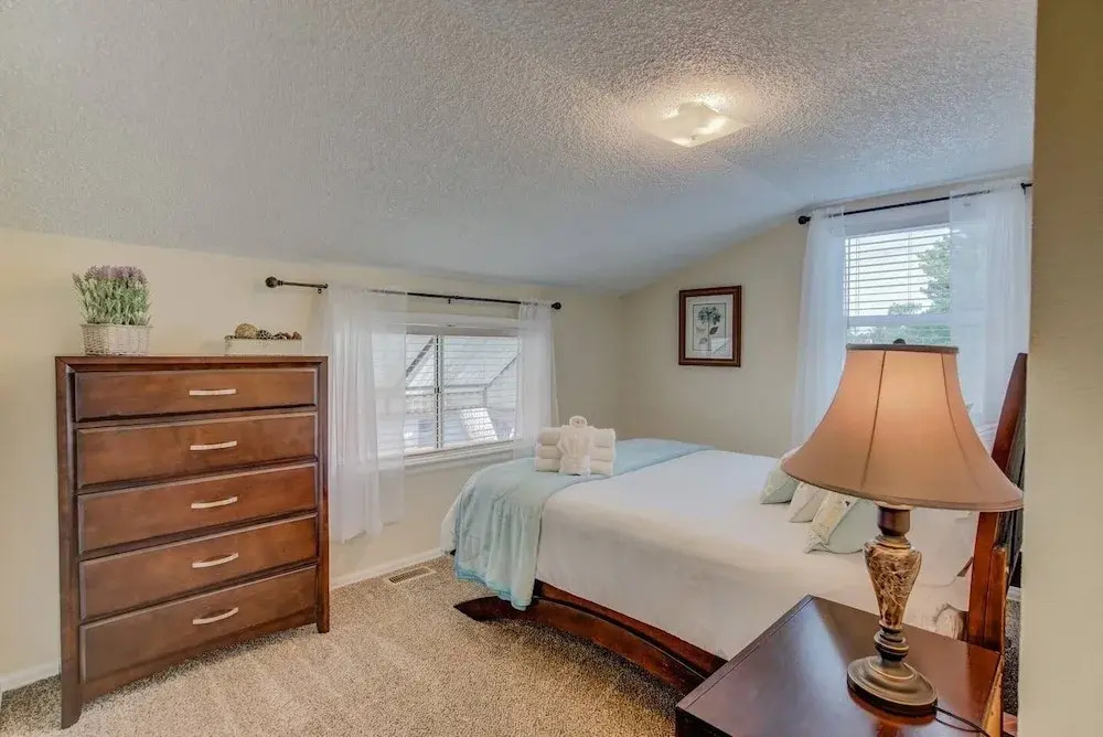 3 Bedroom Downtown with Firepit