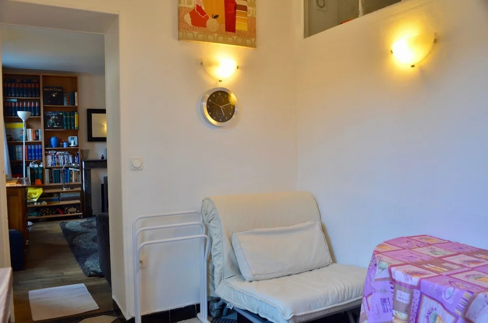 One Bedroom Flat in Montparnasse