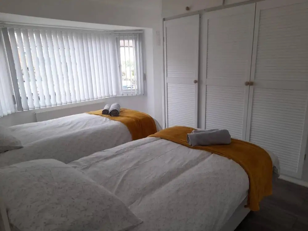 Beautiful Modern 3-bed House in Birmingham