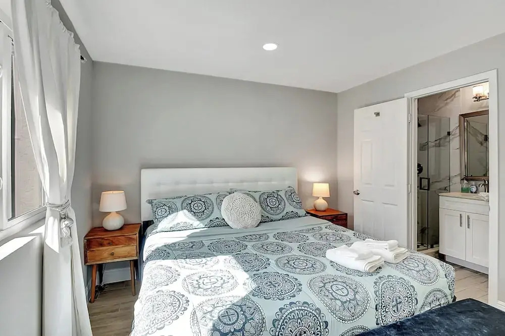Fully Updated Home Sleeps 8 5 Min to the Beach!