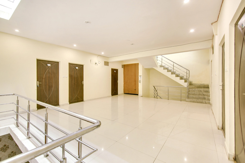 FabExpress Alacia Inn