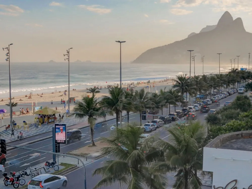 LinkHouse Majestic Beachfront Ipanema 3BDR Y1-008