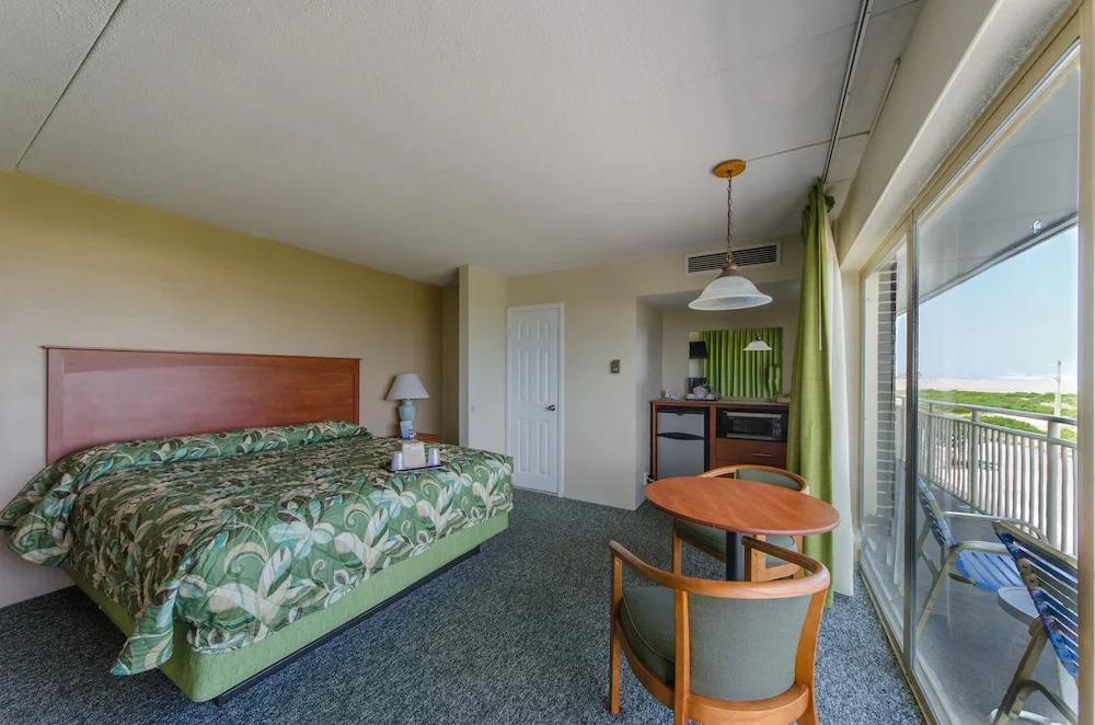 Attache Motel