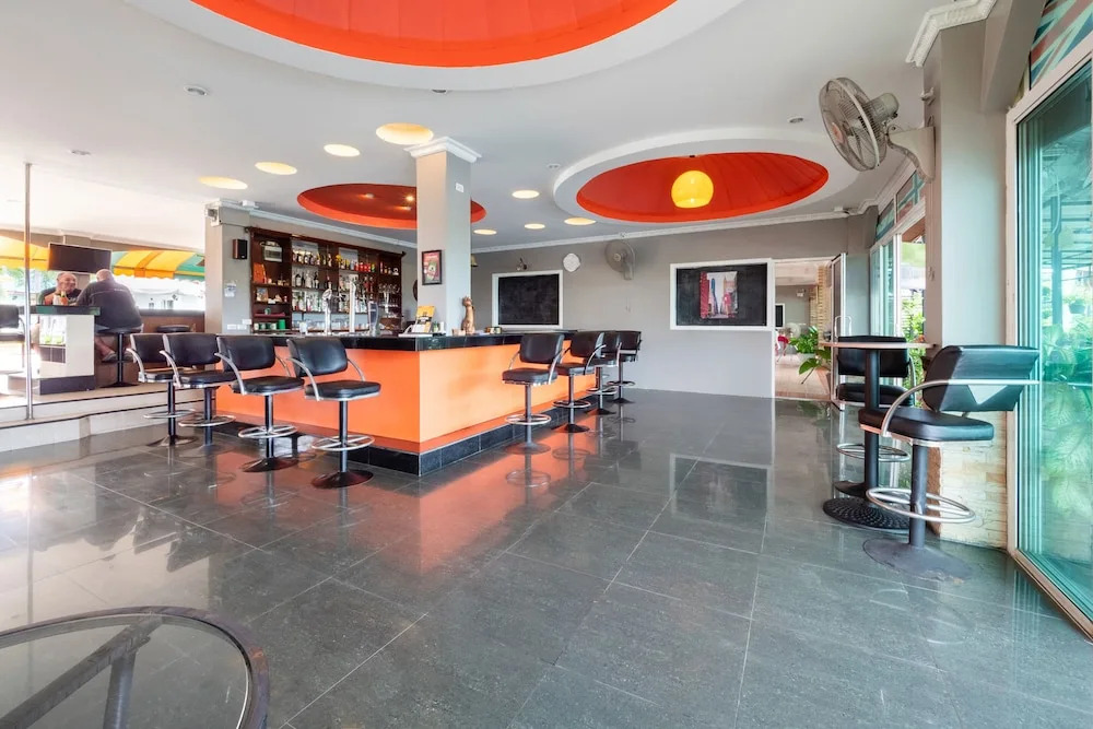 Rendezvous Resort Pattaya(รองเดวู รีสอร์ท พัทยา)
