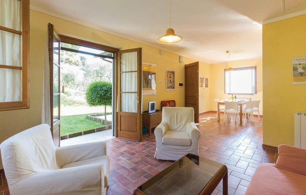2 Bedroom Nice Home In Camaiore Lu