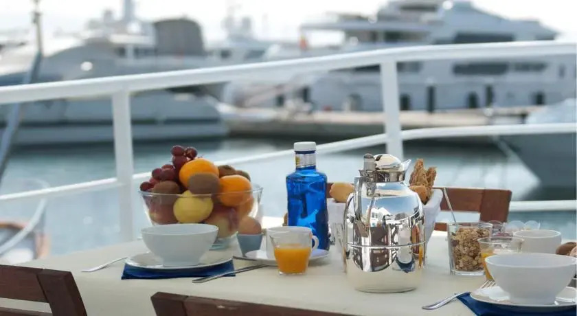B&B Boat St. Katharine Barcelona