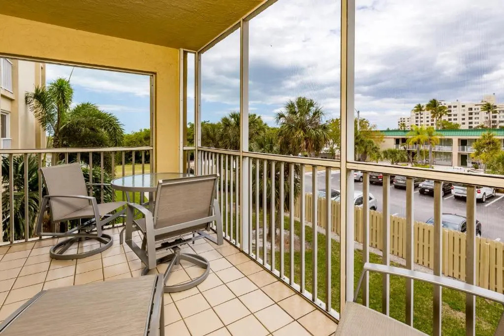 Sand Caper 202, Sleeps 4, Gulf Front, 2 Bedrooms, Elevator, Heated Pool
