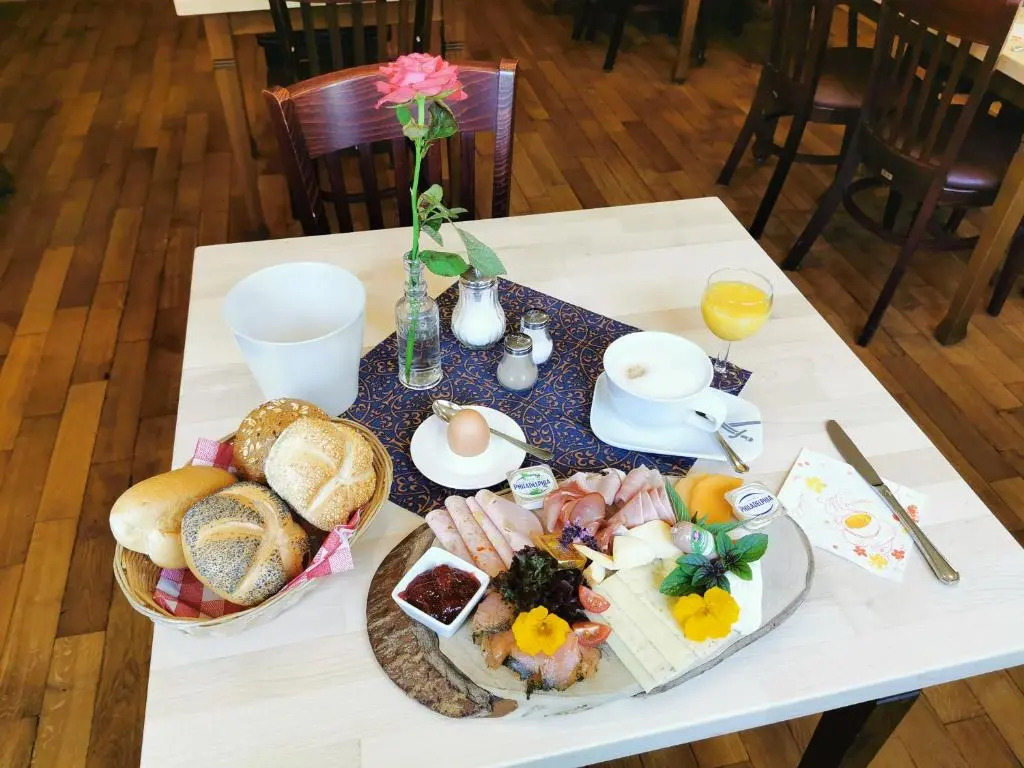 Hotel zum schwarzen Ross und Gutmann Zur Post