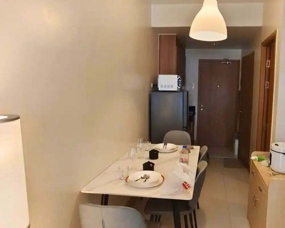 Live Just Steps Away From Mall of Asia