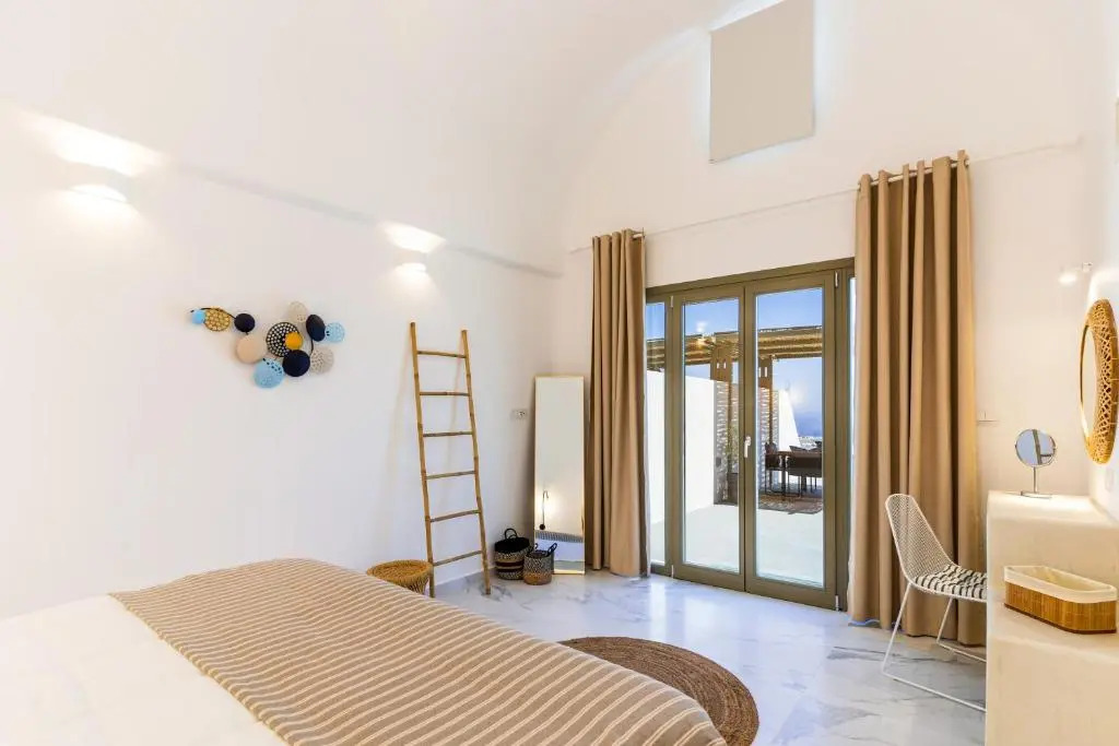 Lavadoze Luxury Suites