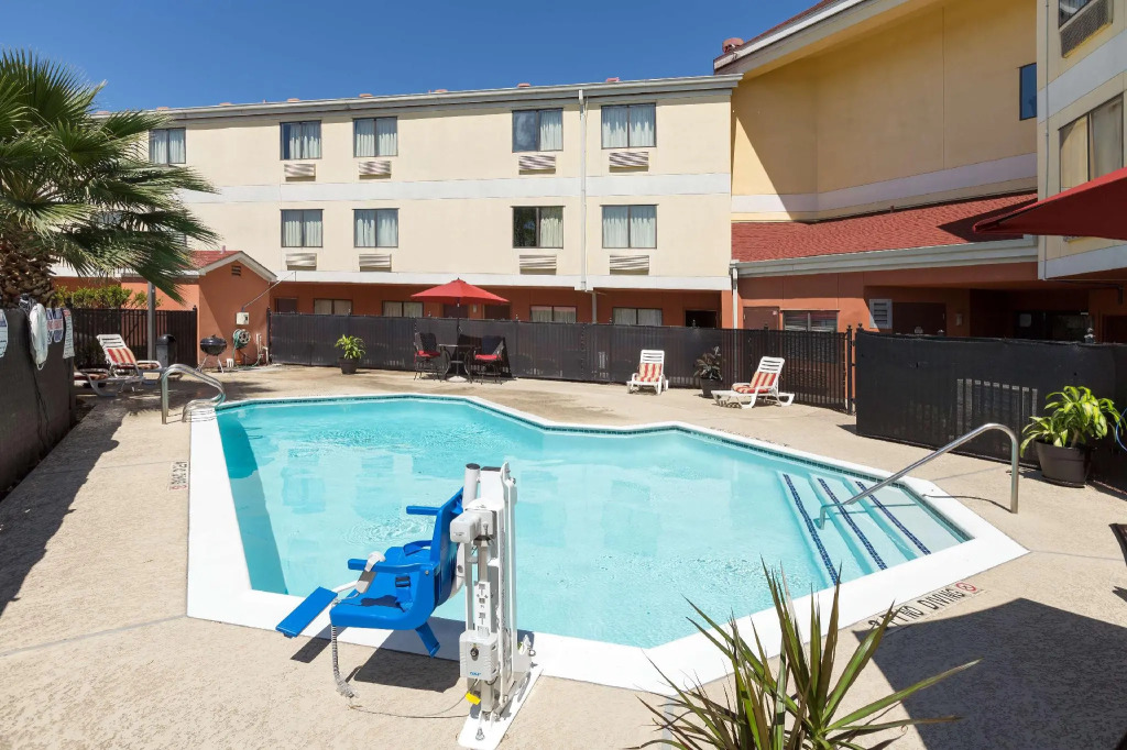 Red Roof Inn - Houston Westchase