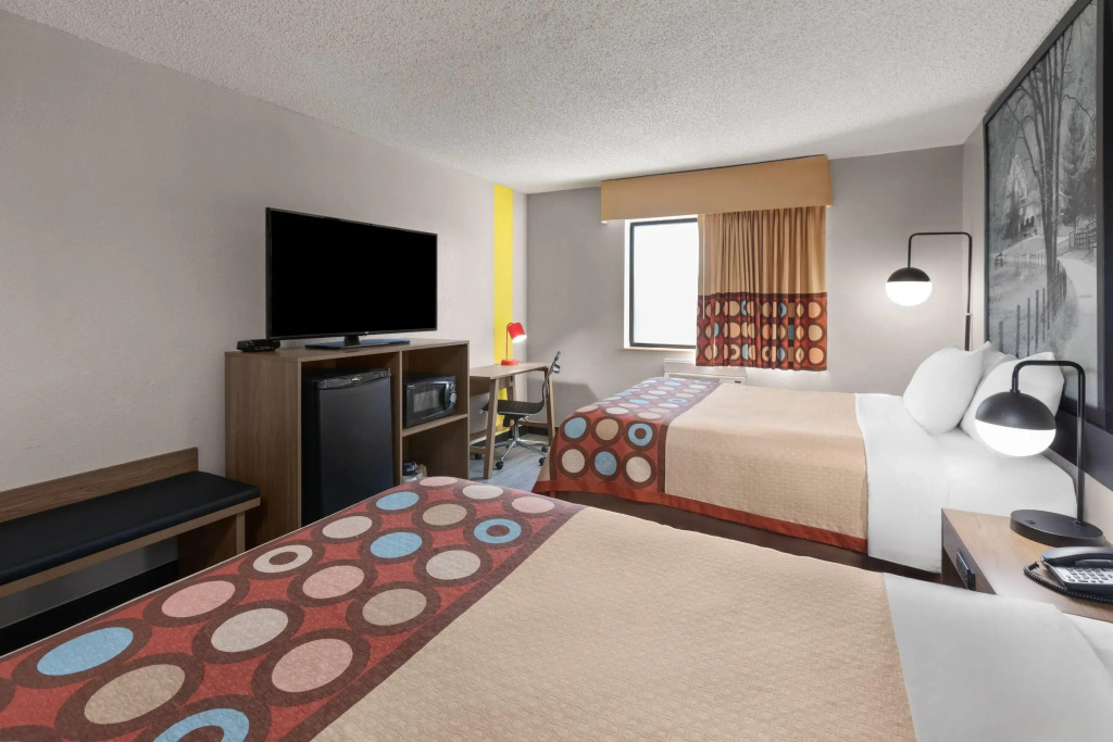 Super 8 by Wyndham Kent/Akron Area