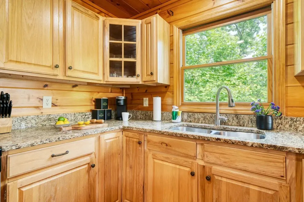 Hottub, Sauna, Pool Table, Views Mins to Downtown Gatlingburg Hollow's Haven