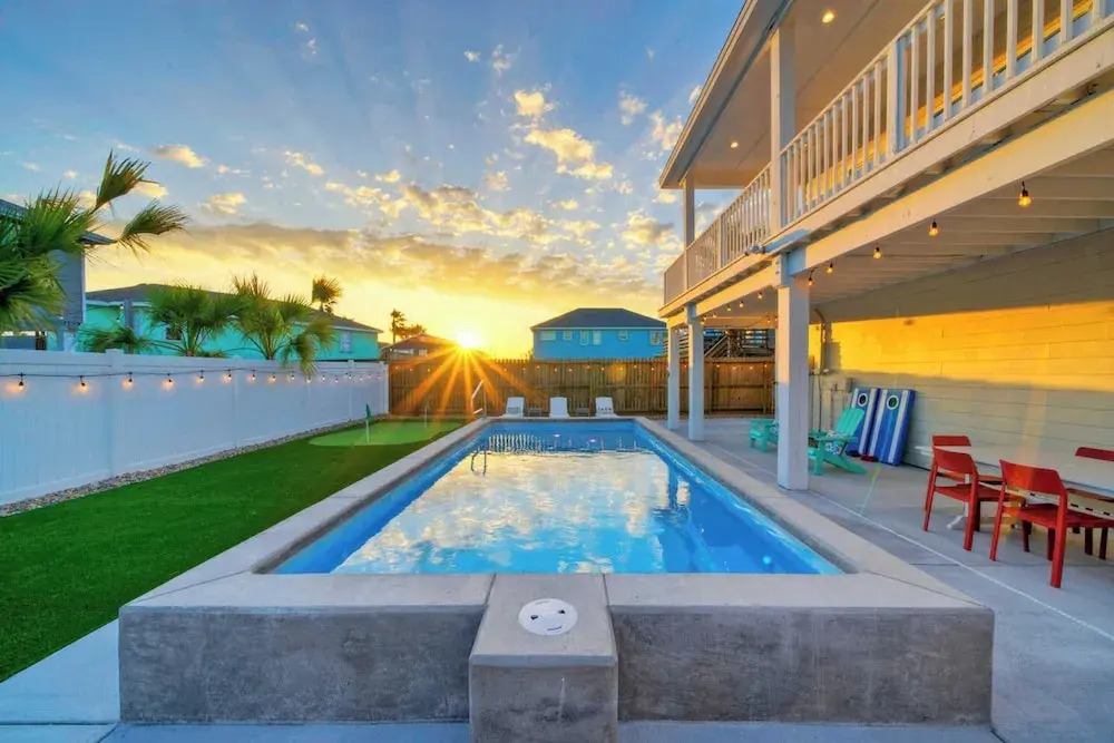 Priv Pool & Yard w/ Putting Green! Newly Remodeled Always Sunny by Avantstay