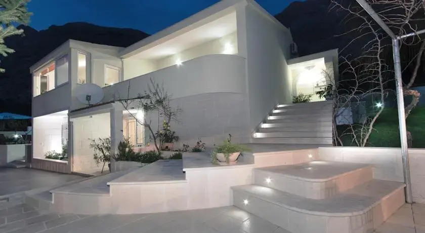 Villa Biston