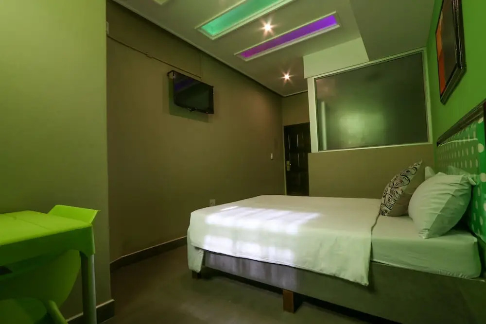 Hotel Metro Lodge Beach
