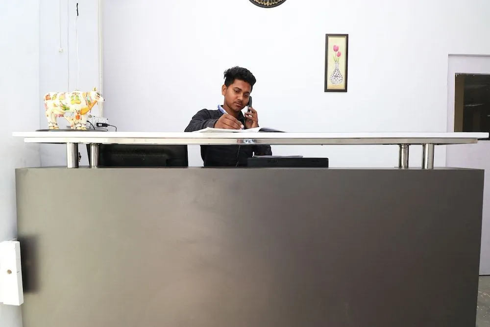 OYO 28356 Krishna Inn
