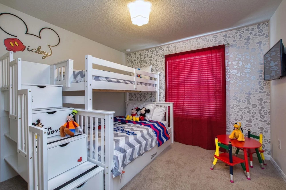 Windsor 5 Bed Townhouse w Splashpool - 3808WW