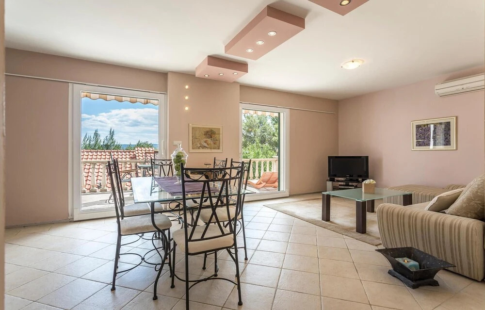 Gorgeous Home In Medici