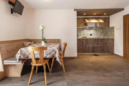 Plang Farmhouse