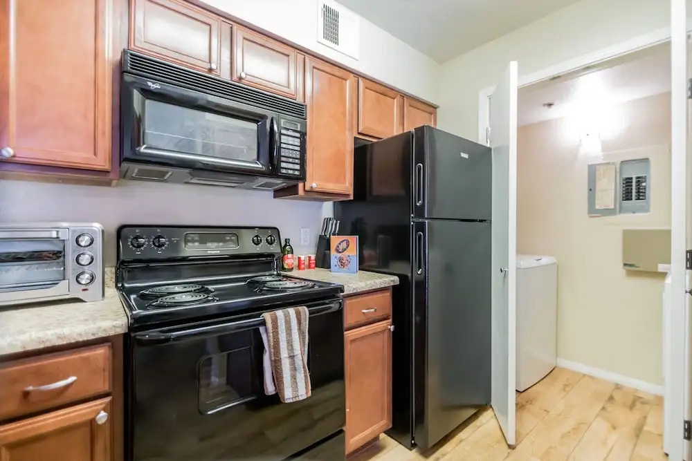 The Luxe Suites of Tempe - Pool - Fitness Center